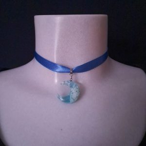 Blue moon ribbon choker