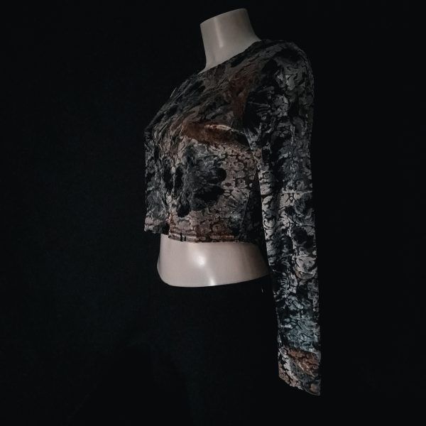 Vintage Long-Sleeve Crop-Top - Image 7