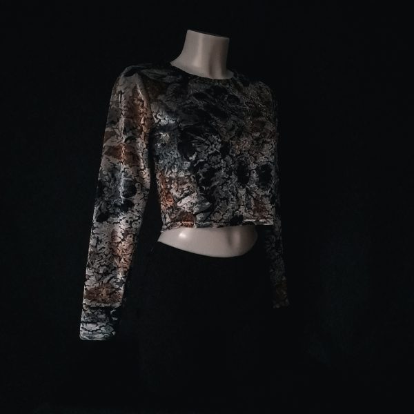 Vintage Long-Sleeve Crop-Top - Image 10