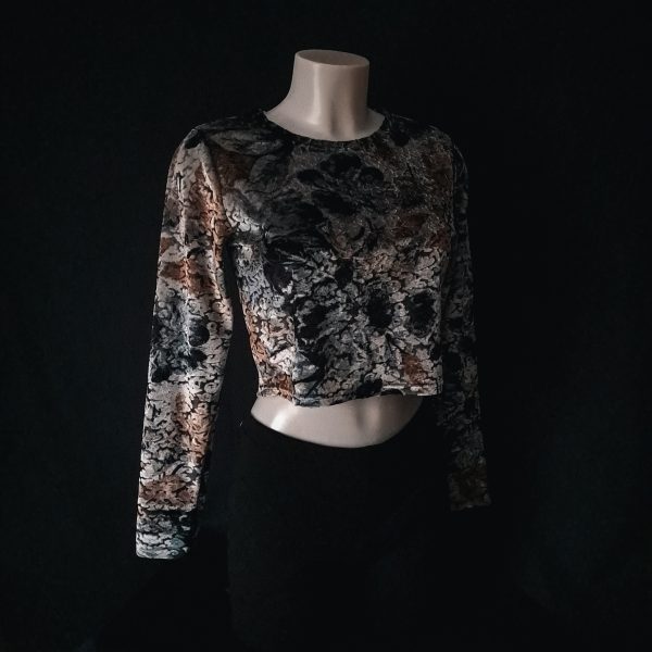 Vintage Long-Sleeve Crop-Top - Image 11