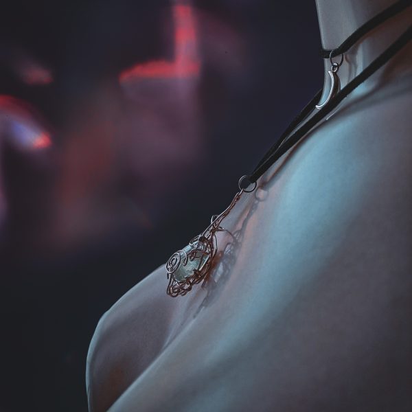 Wirewrapped Transparent Drop Pendant - Image 6