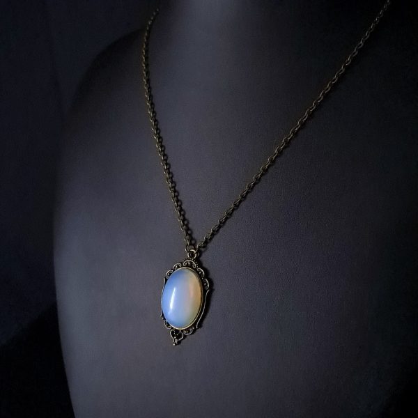 antique-bronze-oval-moonstone-necklace