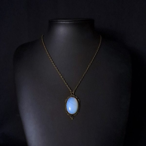 antique-bronze-oval-moonstone-necklace