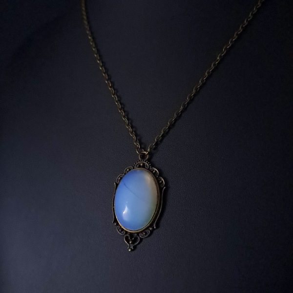antique-bronze-oval-moonstone-necklace