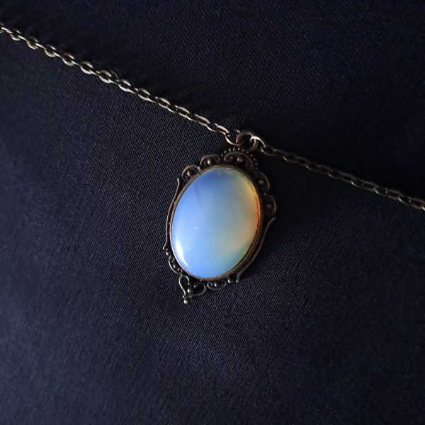 antique-bronze-oval-moonstone-necklace