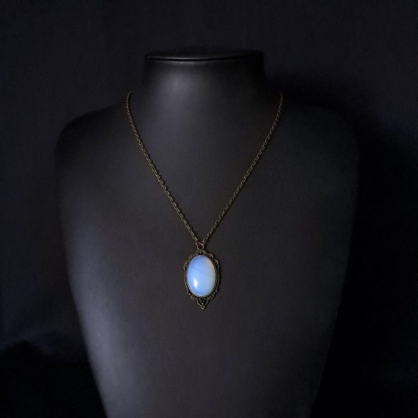 antique-bronze-oval-moonstone-necklace
