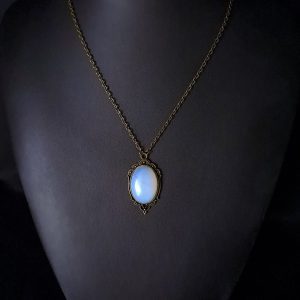 antique-bronze-oval-moonstone-necklace