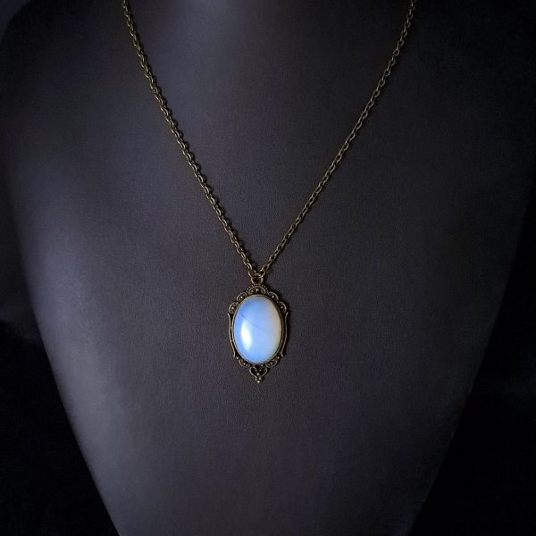 antique-bronze-oval-moonstone-necklace