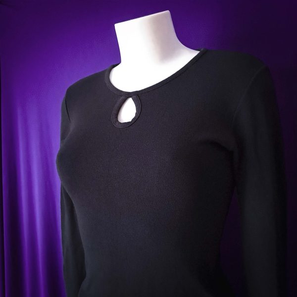 Retro Long-Sleeve Top Keyhole Neckline - Image 5