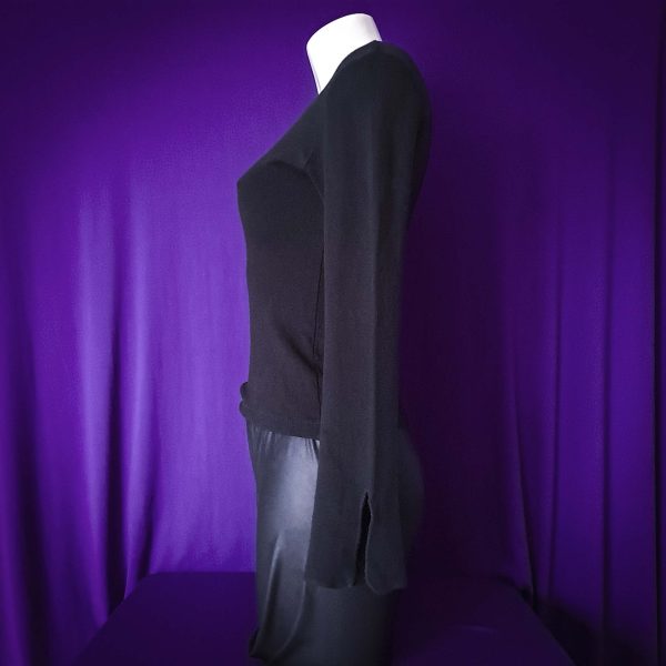 Retro Long-Sleeve Top Keyhole Neckline - Image 3