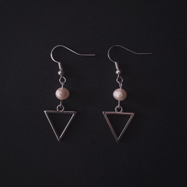 triangle-dangle-earrings-pearl