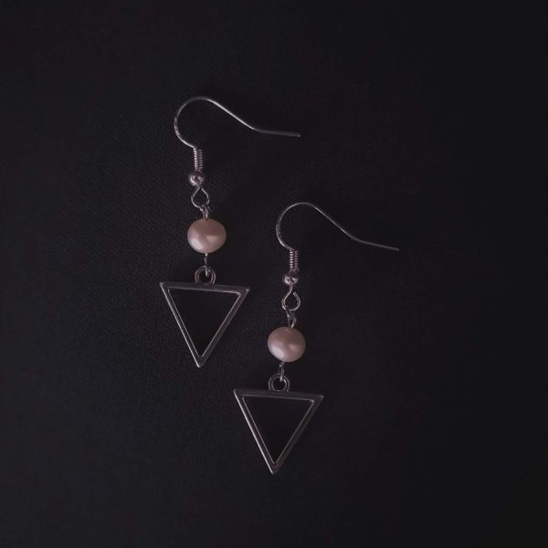 triangle-dangle-earrings-pearl