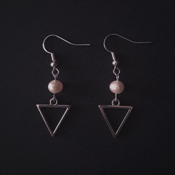 triangle-dangle-earrings-pearl