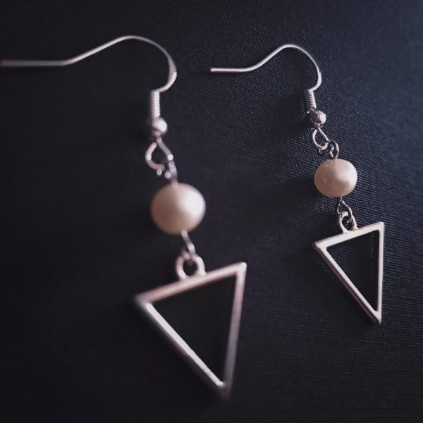 triangle-dangle-earrings-pearl