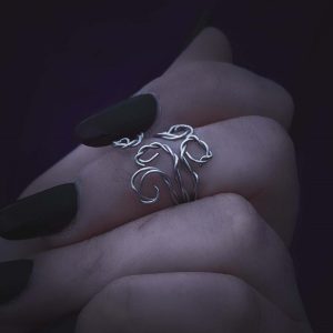 Twisty Vine Branches Ring